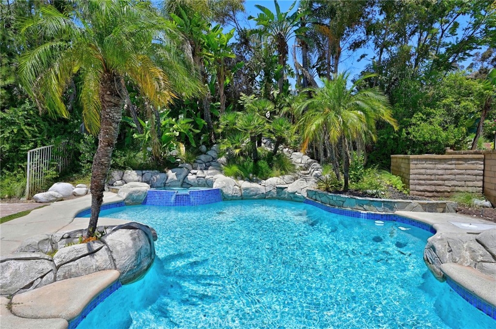 5505 FEATHER GRASS Lane