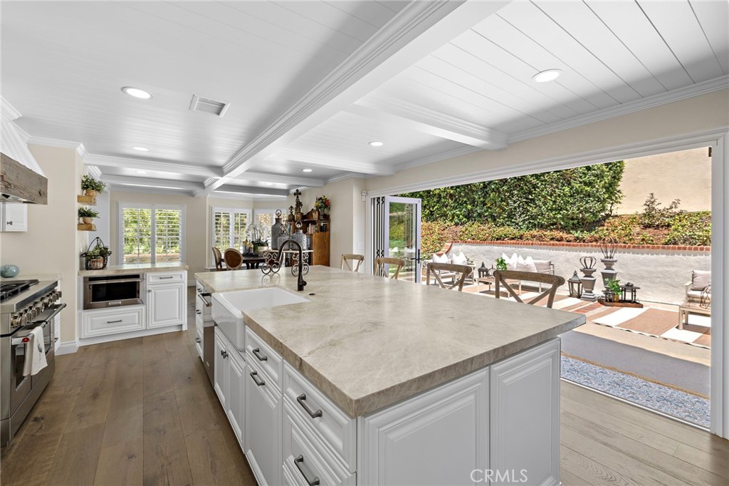 5603 E Crest De Ville