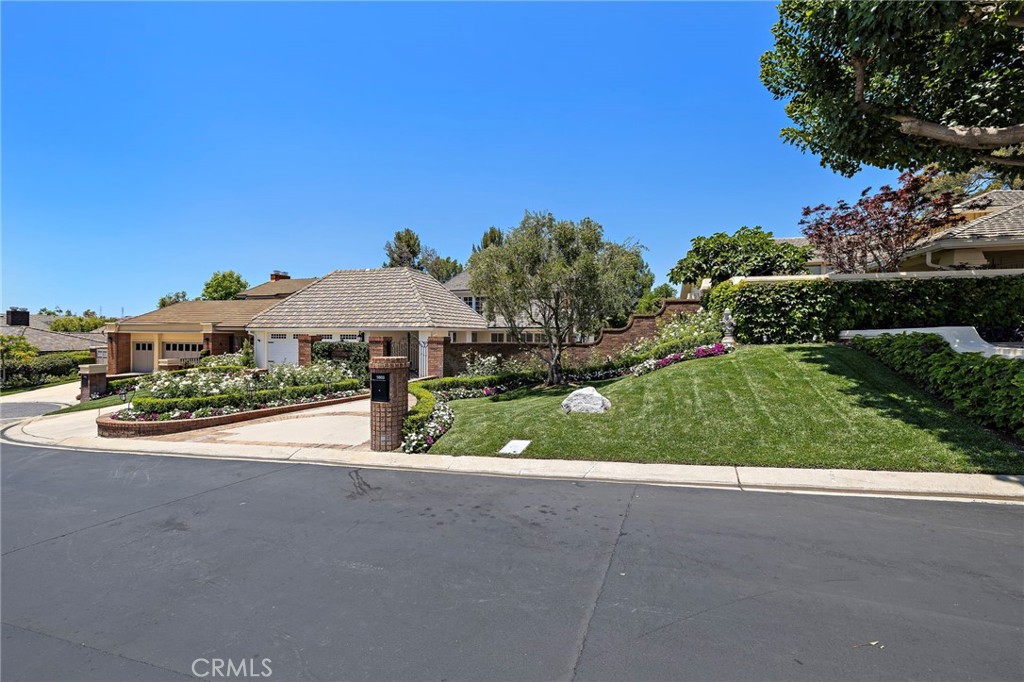 5603 E Crest De Ville