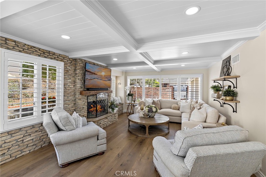 5603 E Crest De Ville