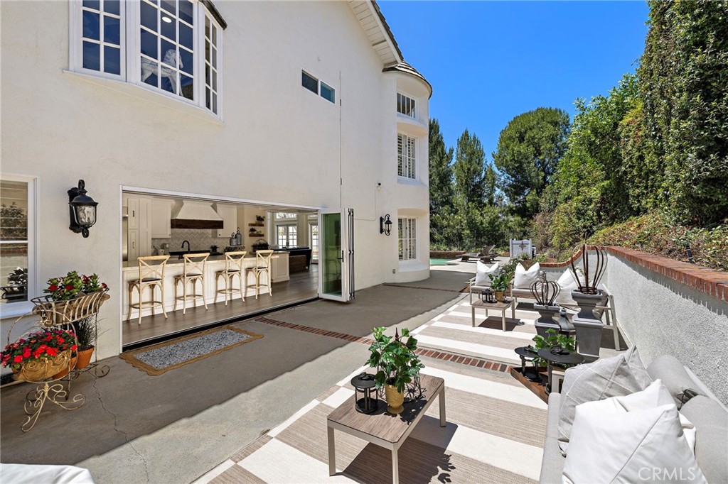 5603 E Crest De Ville