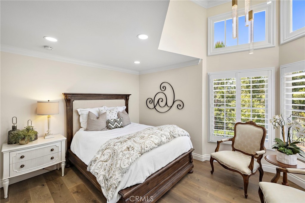 5603 E Crest De Ville