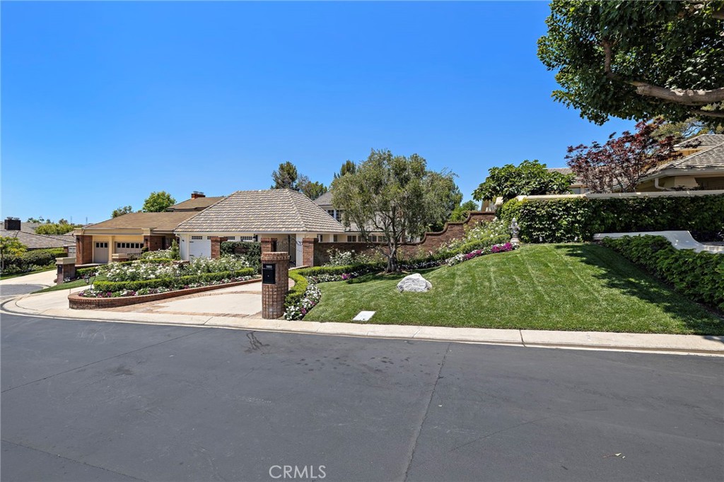 5603 E Crest De Ville