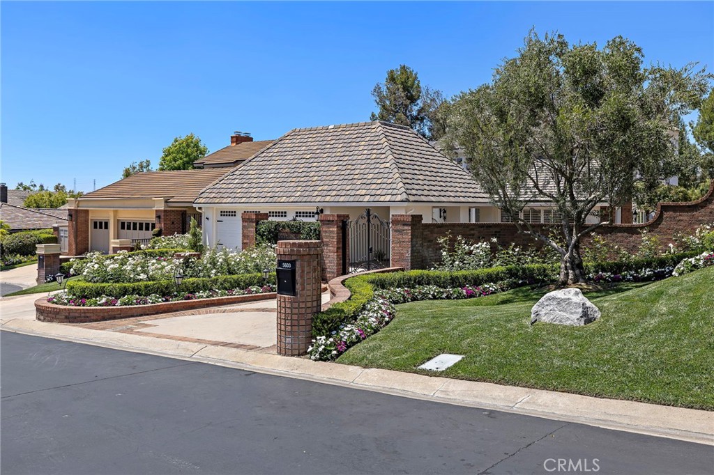 5603 E Crest De Ville