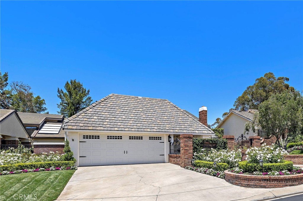 5603 E Crest De Ville