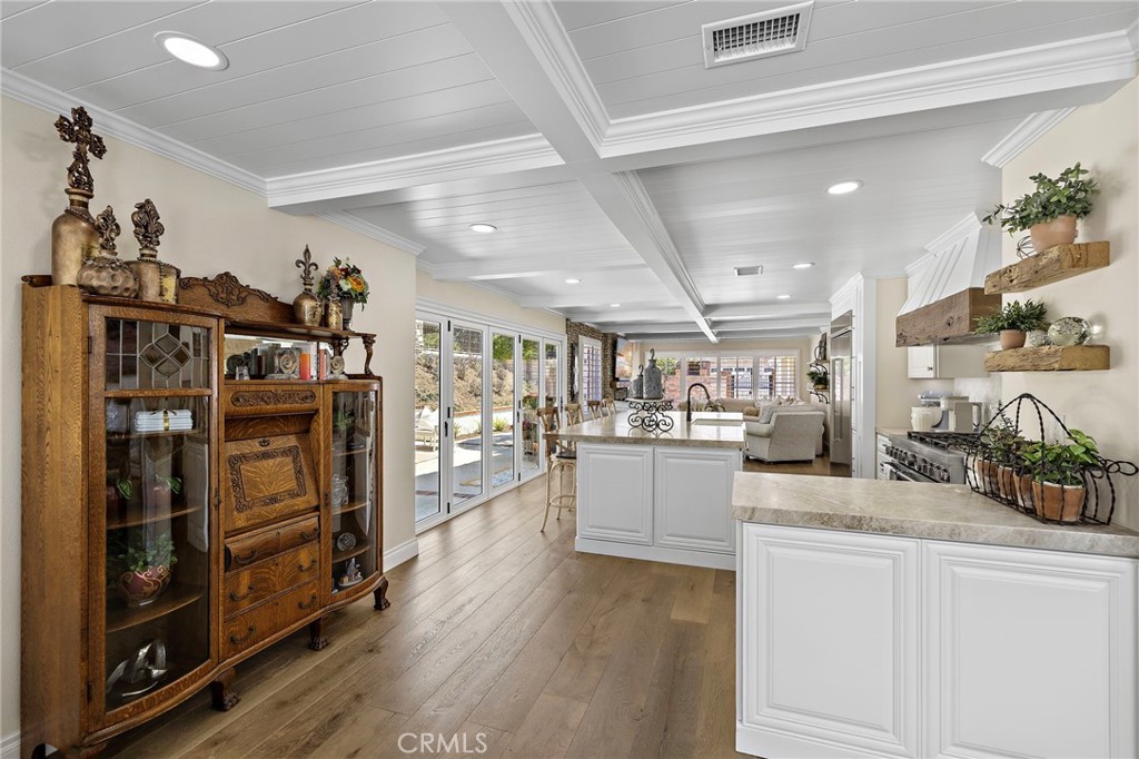 5603 E Crest De Ville