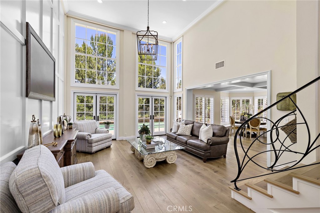 5603 E Crest De Ville