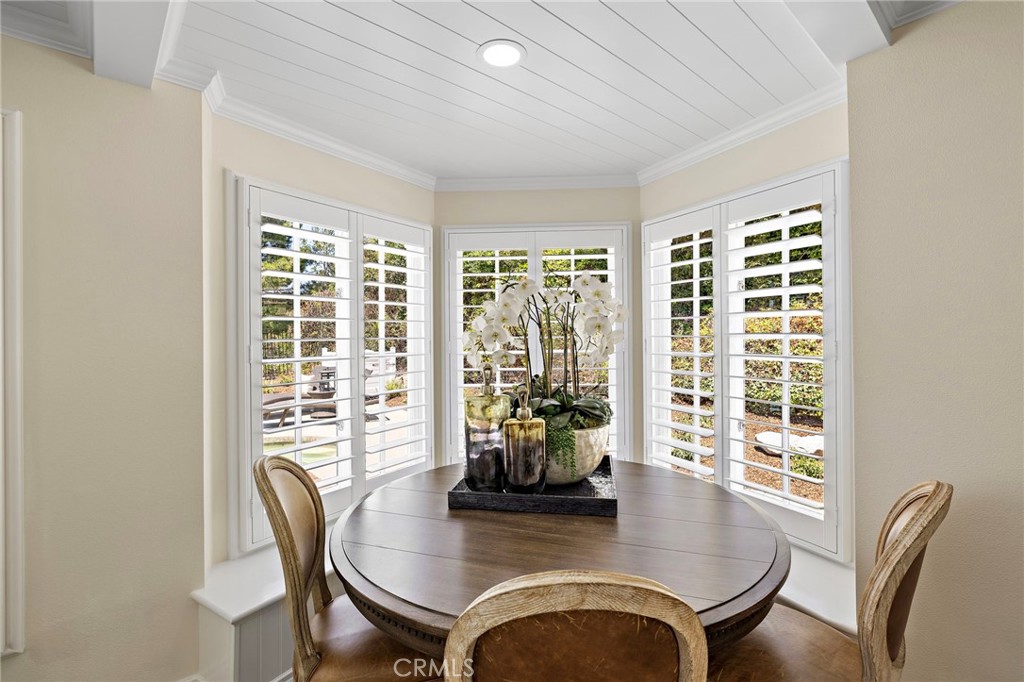 5603 E Crest De Ville