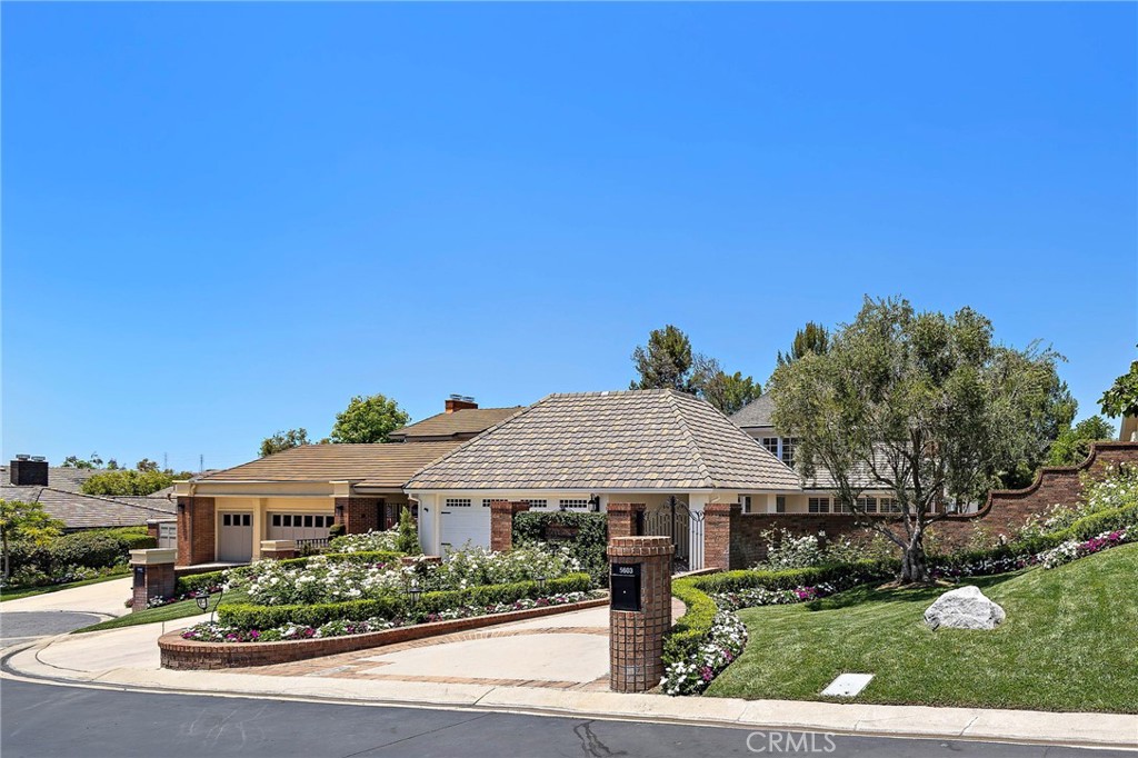 5603 E Crest De Ville