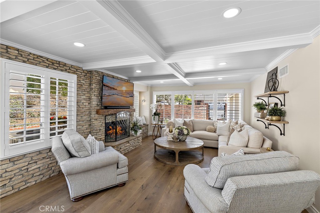 5603 E Crest De Ville