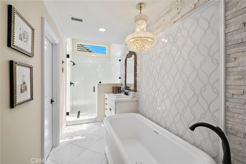 5603 E Crest De Ville
