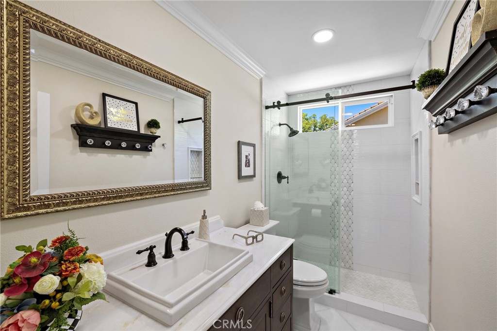 5603 E Crest De Ville