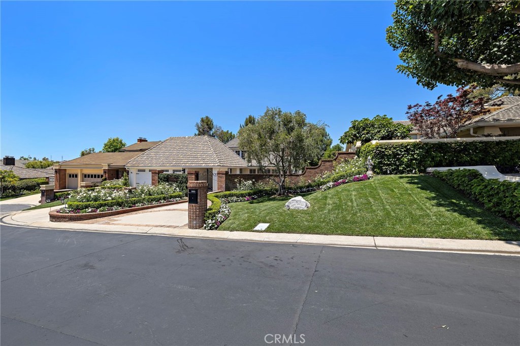 5603 E Crest De Ville