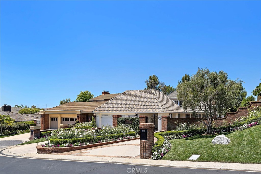 5603 E Crest De Ville