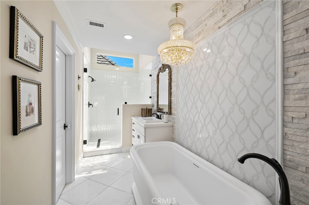5603 E Crest De Ville
