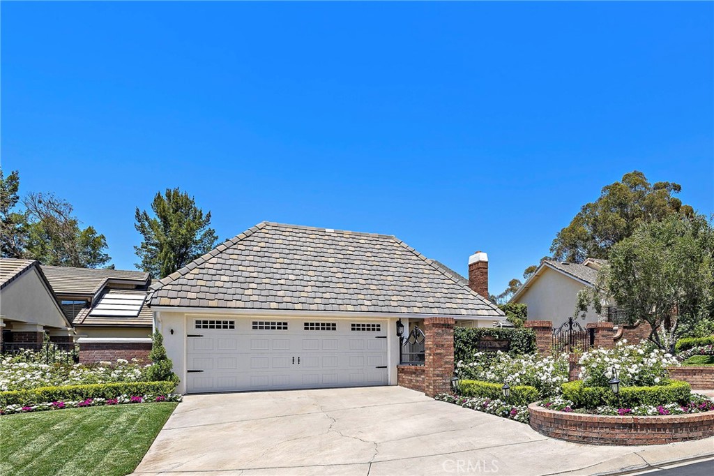5603 E Crest De Ville