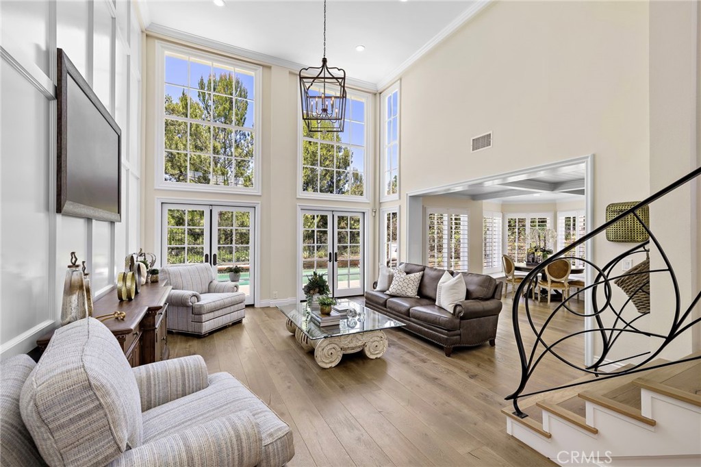 5603 E Crest De Ville