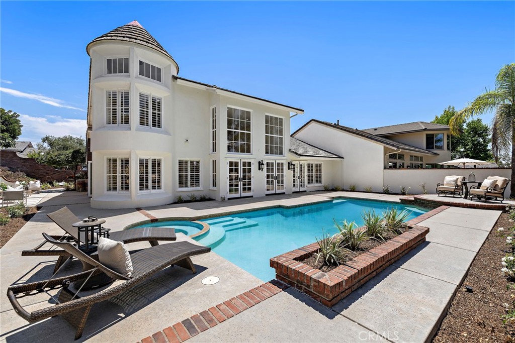 5603 E Crest De Ville
