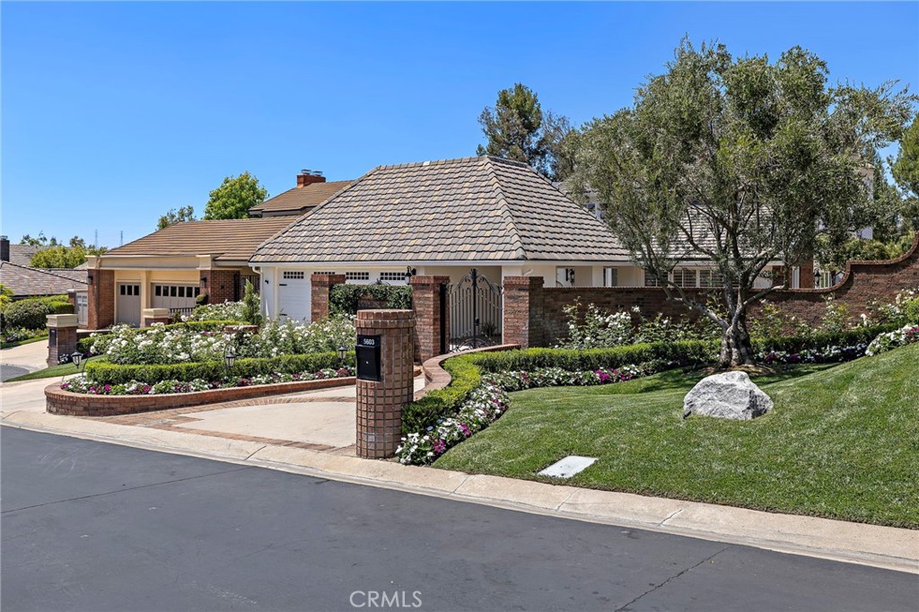 5603 E Crest De Ville