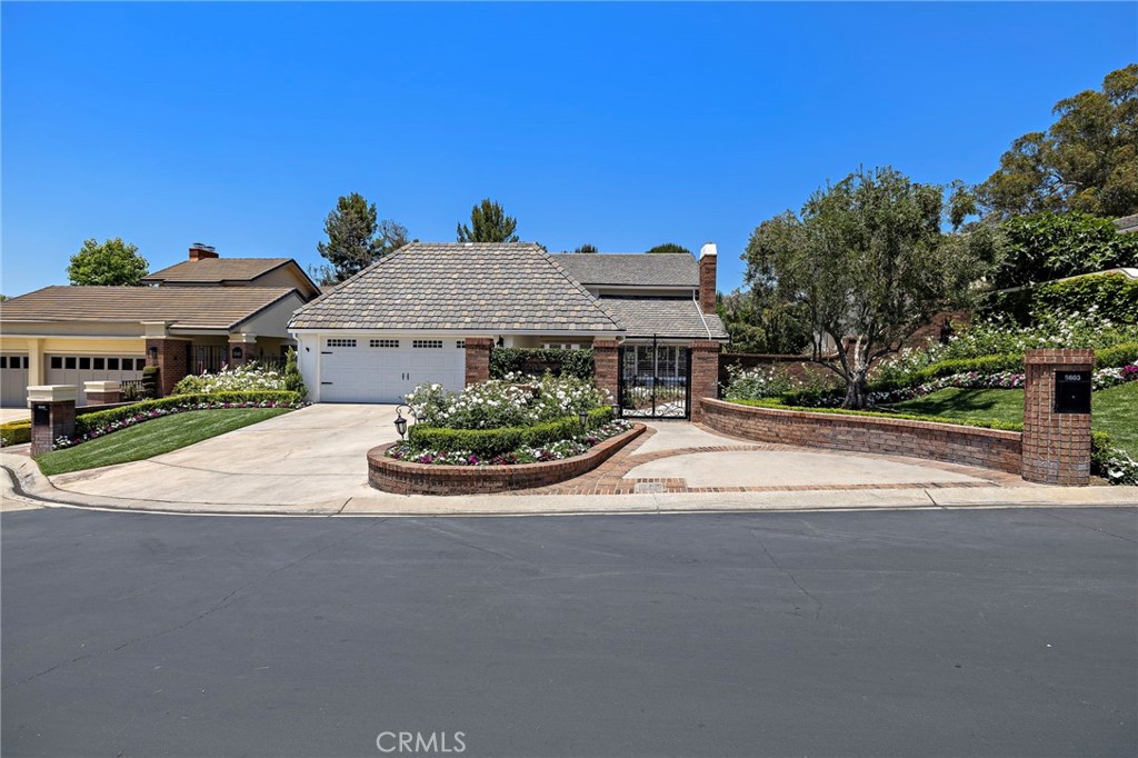 5603 E Crest De Ville