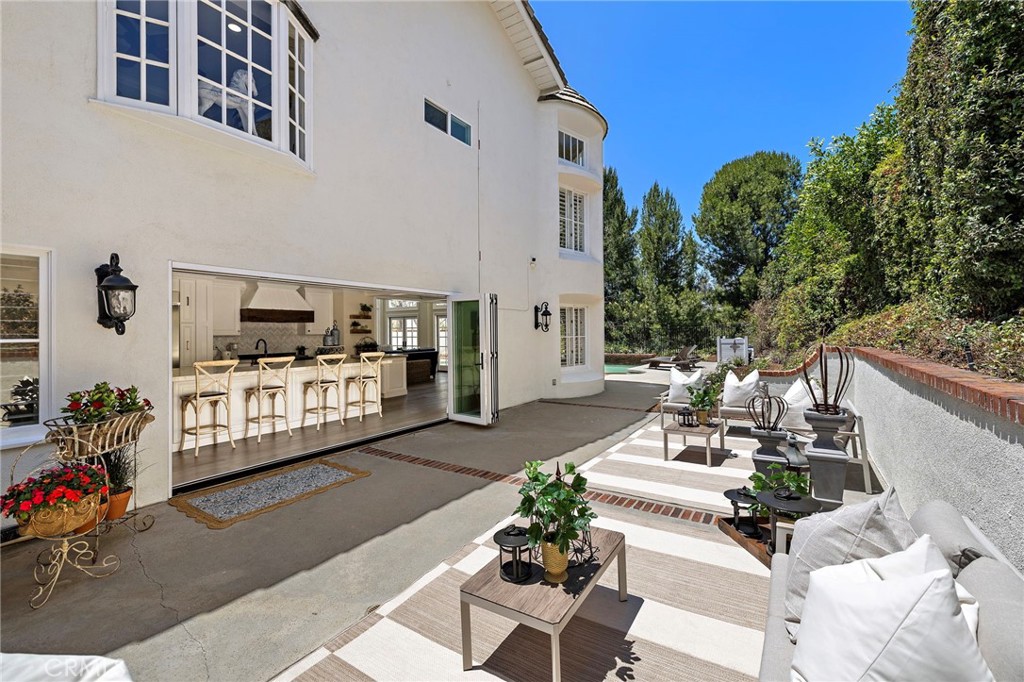 5603 E Crest De Ville