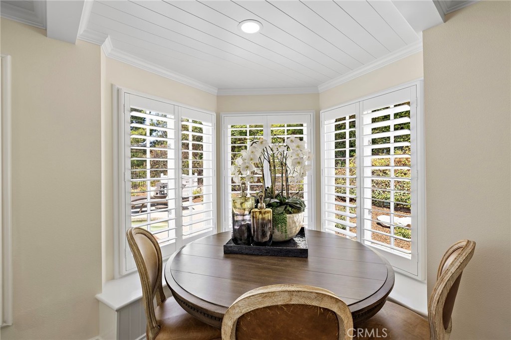5603 E Crest De Ville
