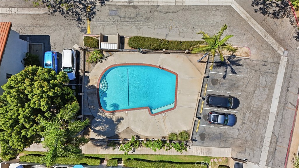 5577 Pioneer Boulevard 9