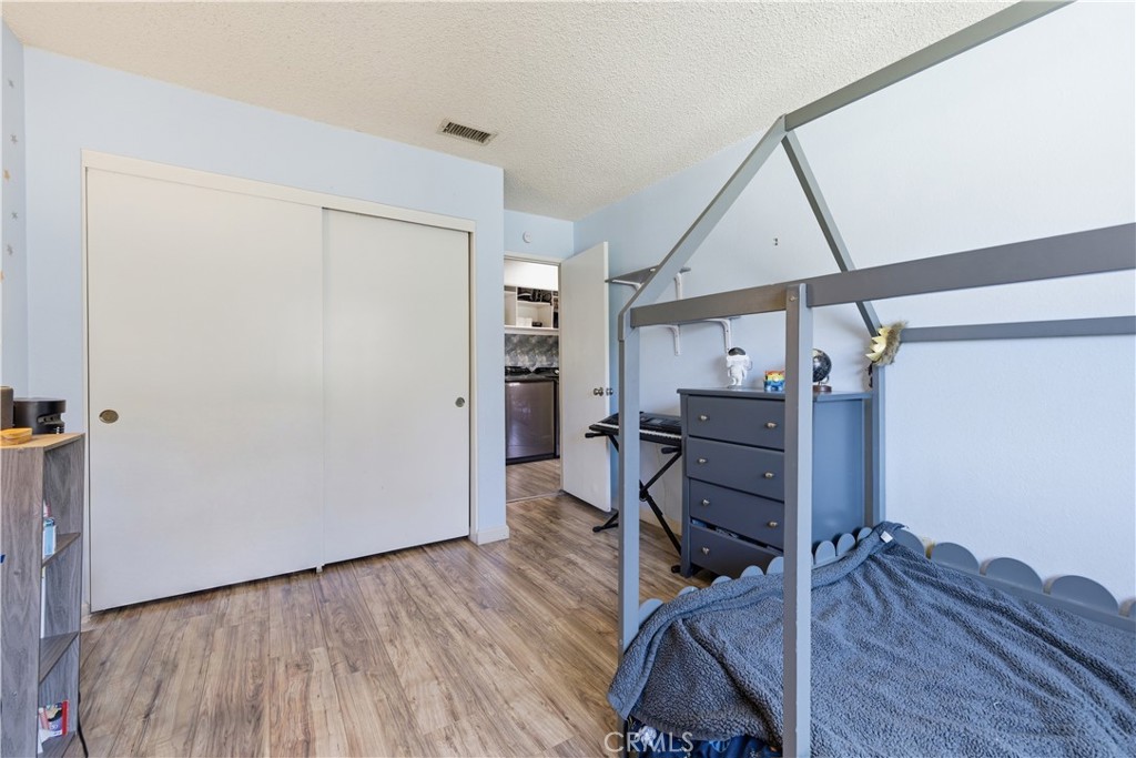 5577 Pioneer Boulevard 9