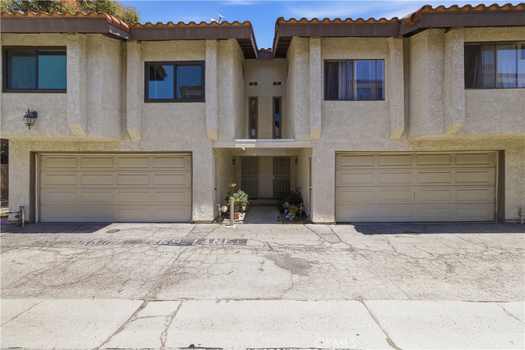 5577 Pioneer Boulevard 9