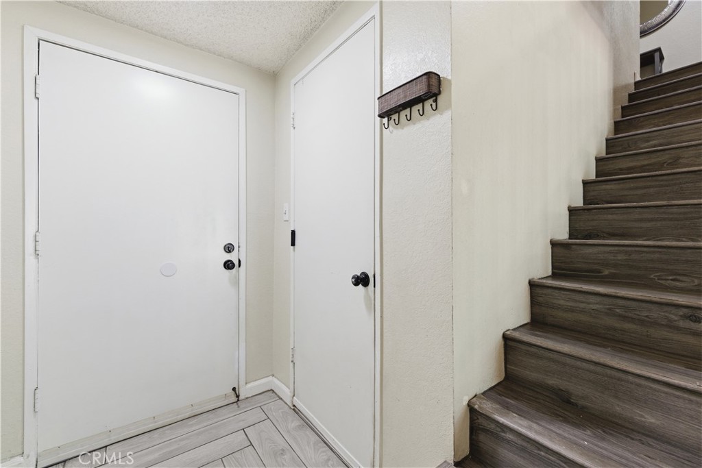 5577 Pioneer Boulevard 9