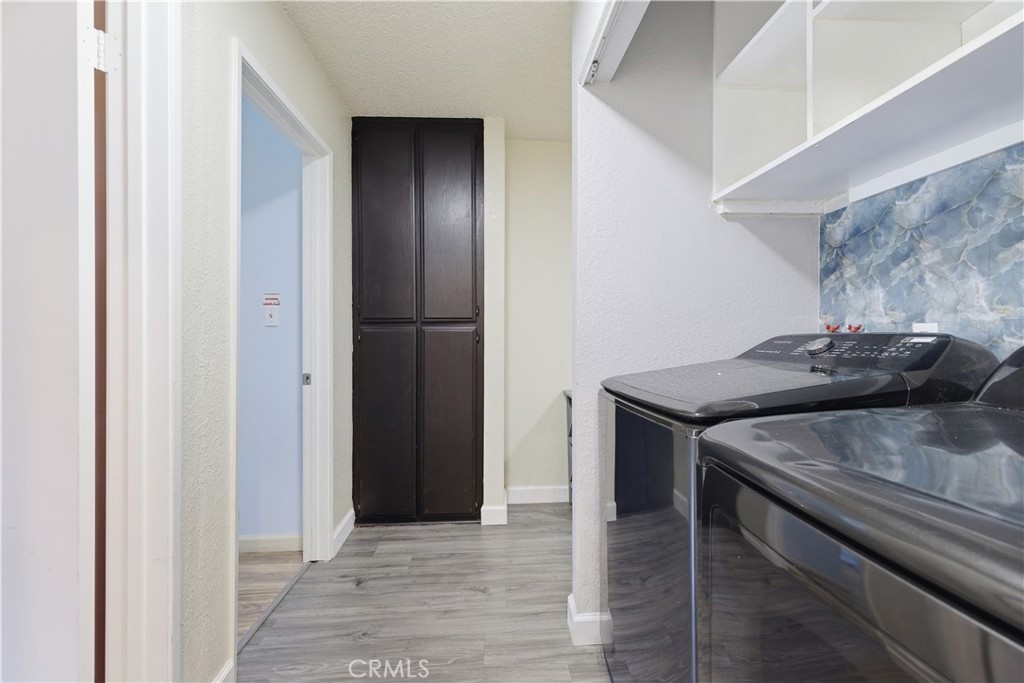 5577 Pioneer Boulevard 9