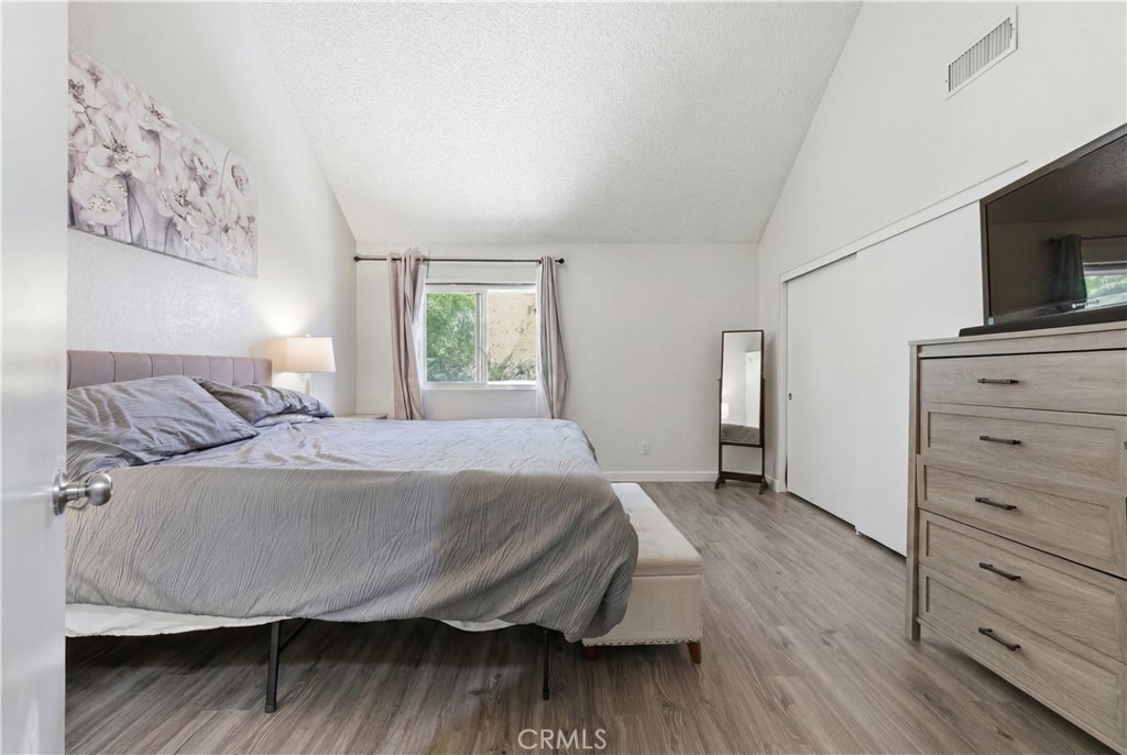 5577 Pioneer Boulevard 9