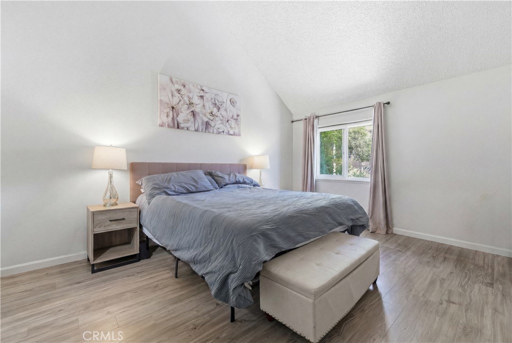 5577 Pioneer Boulevard 9