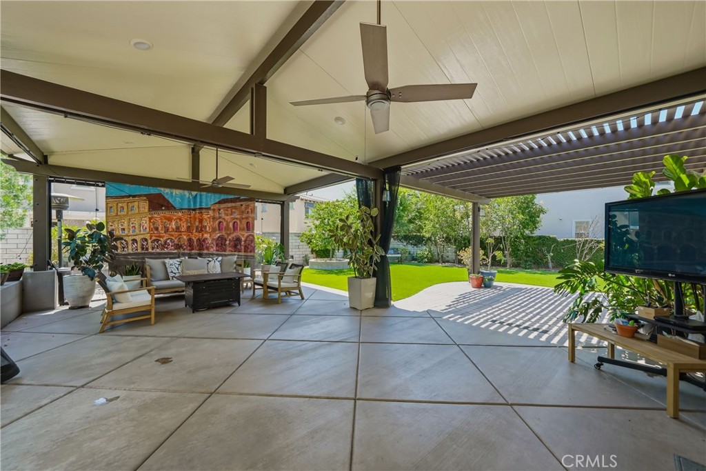 7664 Las Brisas Court