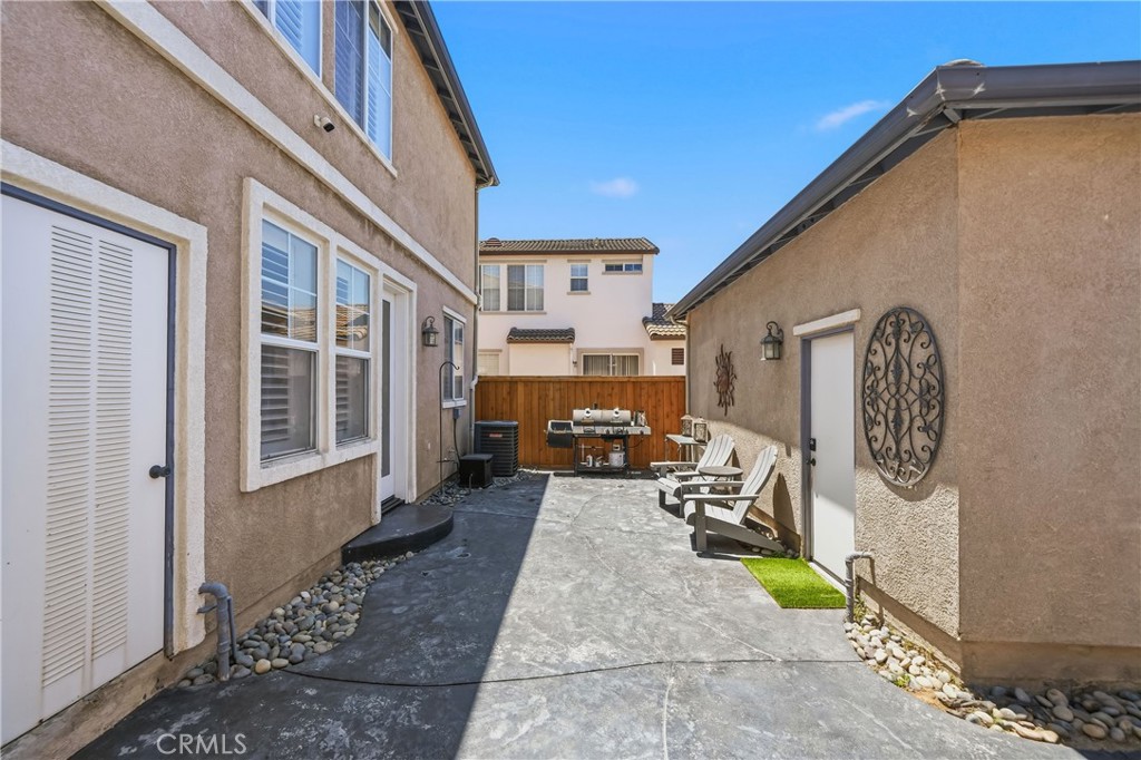 12827 Sunrose Court