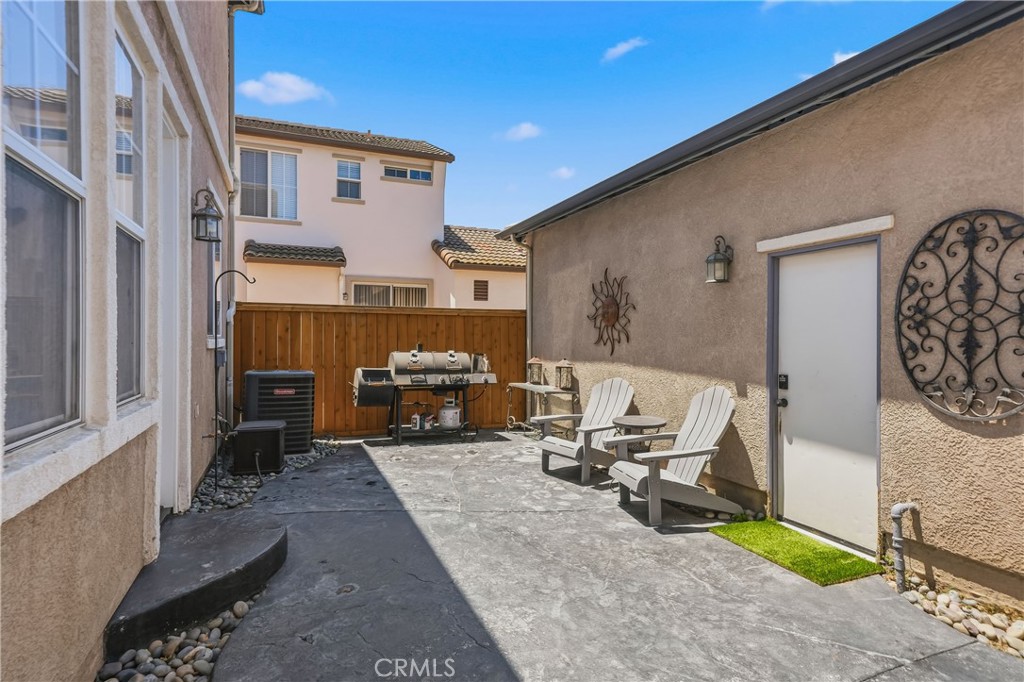 12827 Sunrose Court