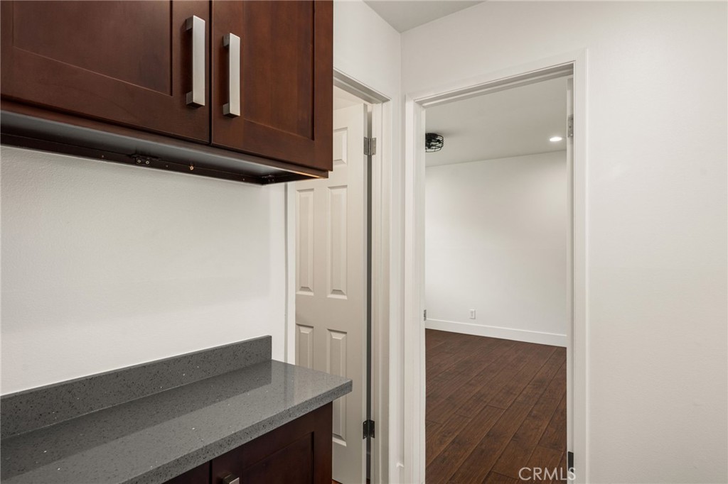 1646 W Alomar