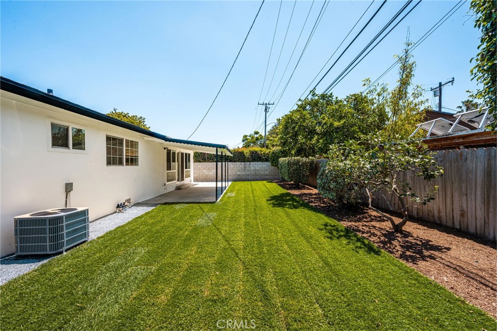 1646 W Alomar