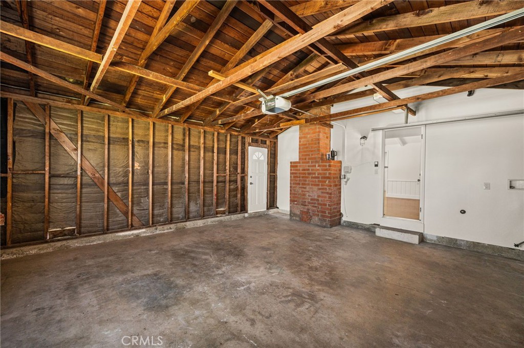 1646 W Alomar