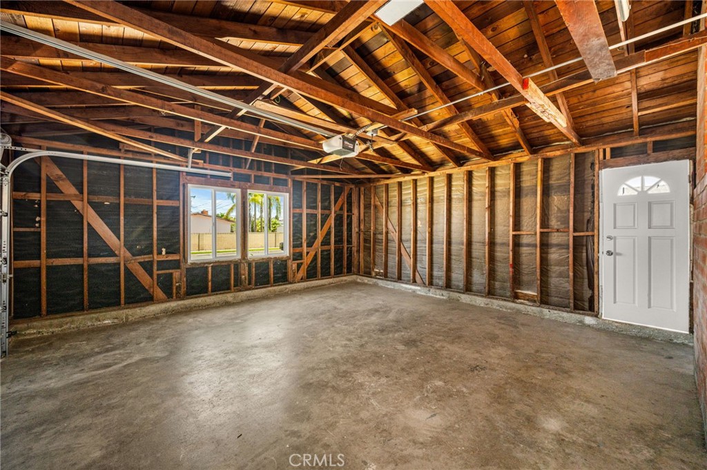 1646 W Alomar