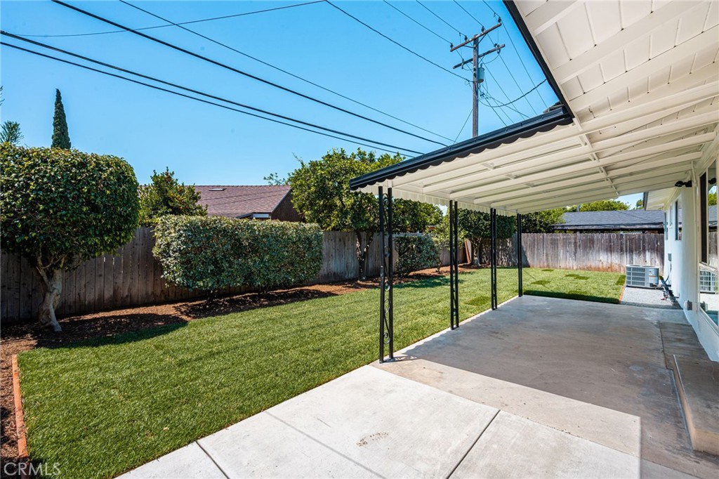 1646 W Alomar