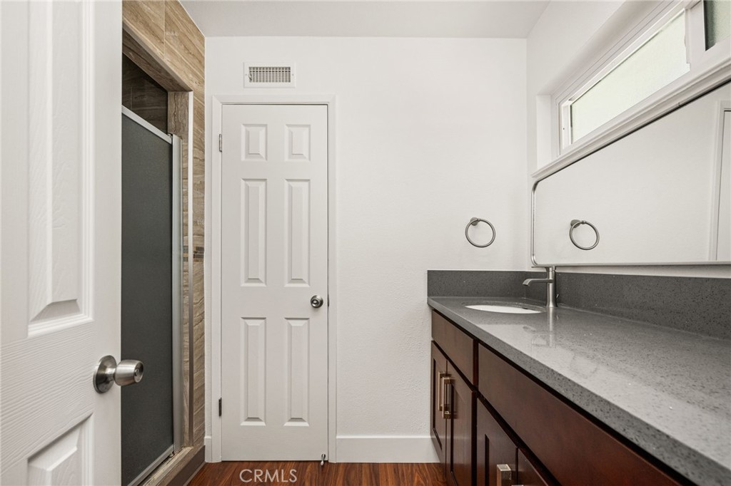 1646 W Alomar