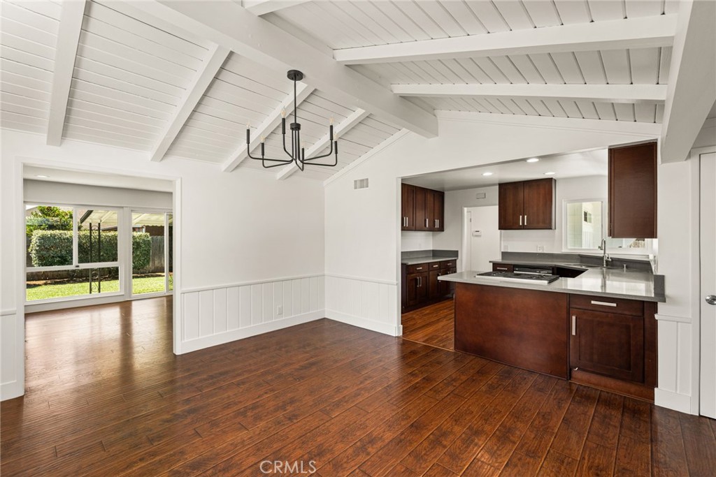 1646 W Alomar