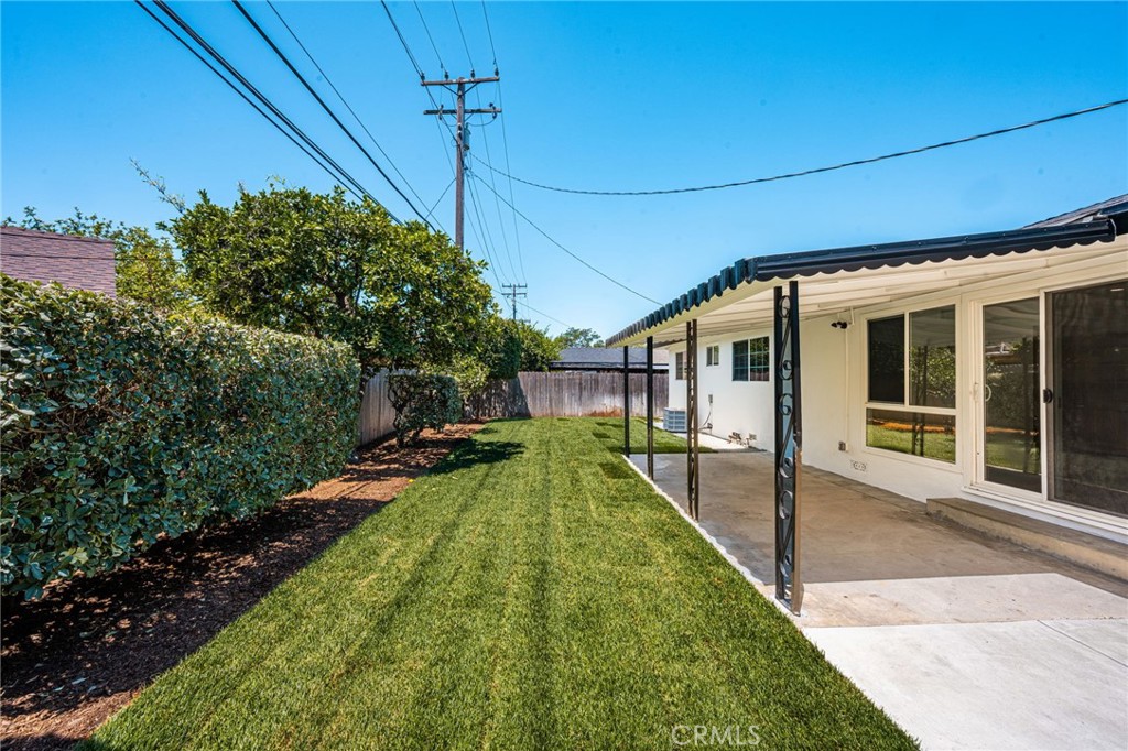 1646 W Alomar