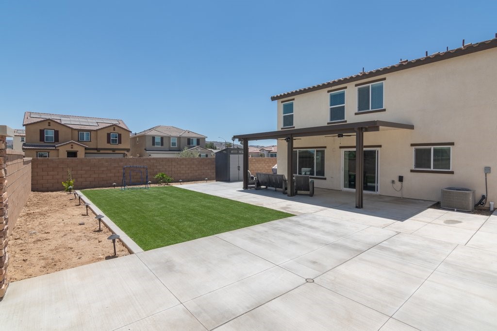 28360 Hollow Grove