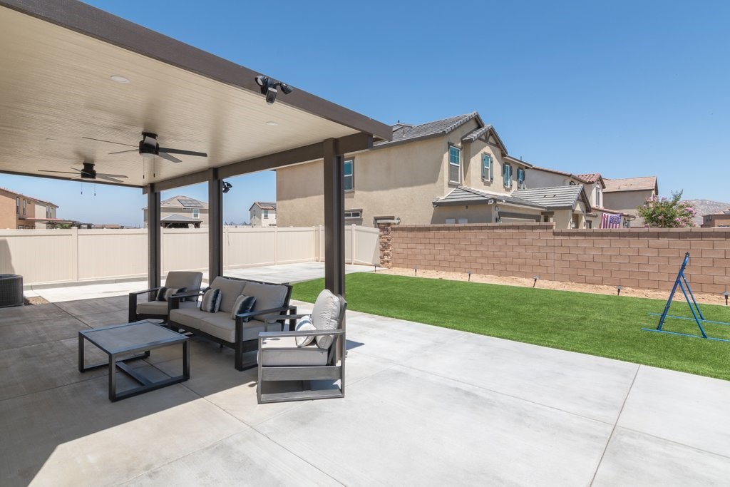 28360 Hollow Grove