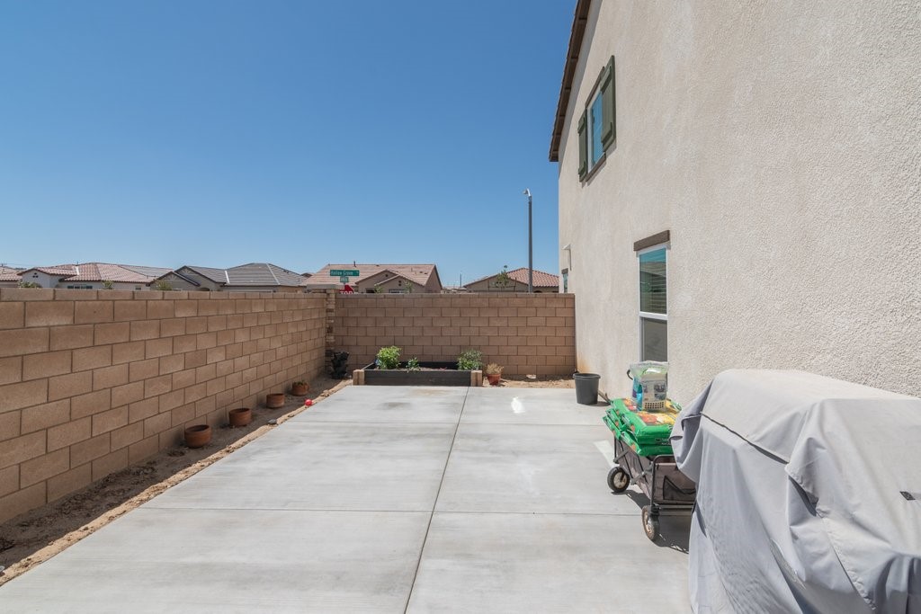 28360 Hollow Grove
