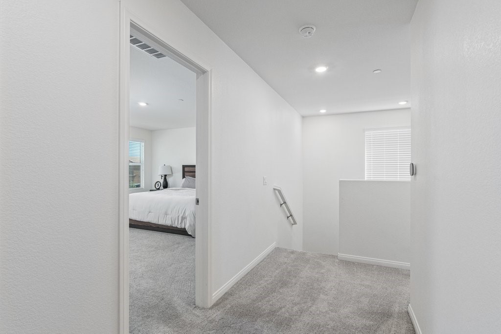 28360 Hollow Grove