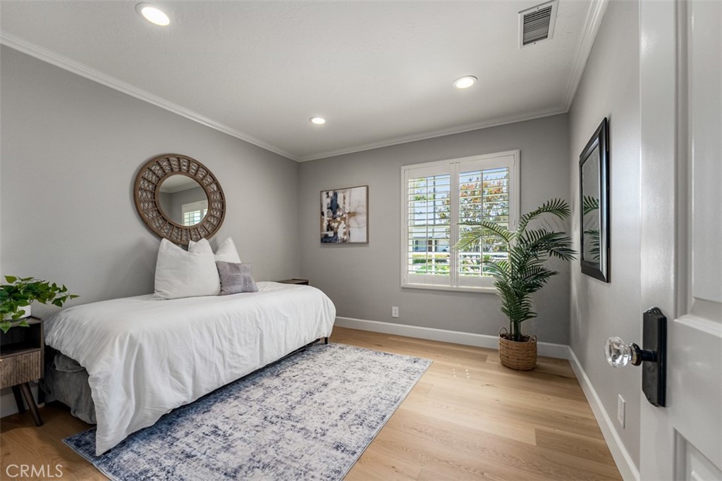 5102 Club Terrace