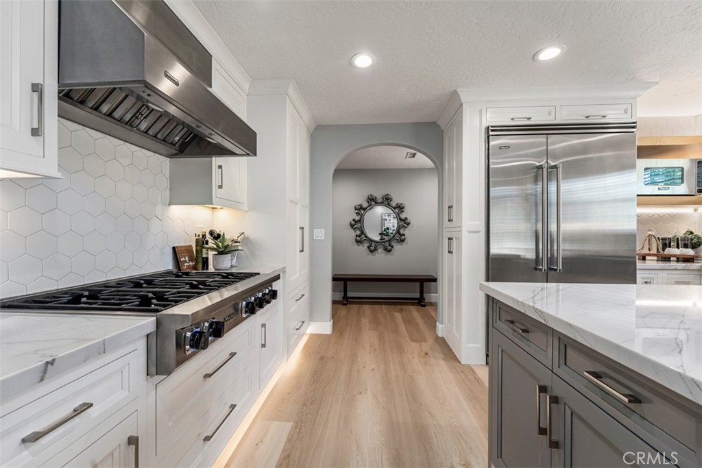 5102 Club Terrace